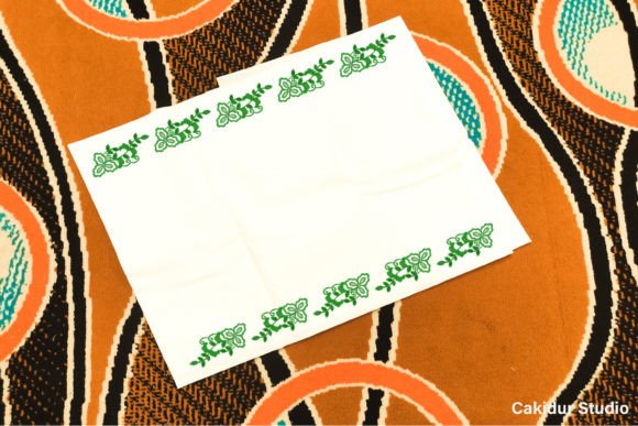 Green Bush Border: A Designer's Review for Boutique Sweatshirts
